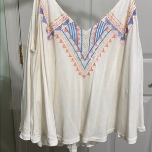 Flowy patterned tank